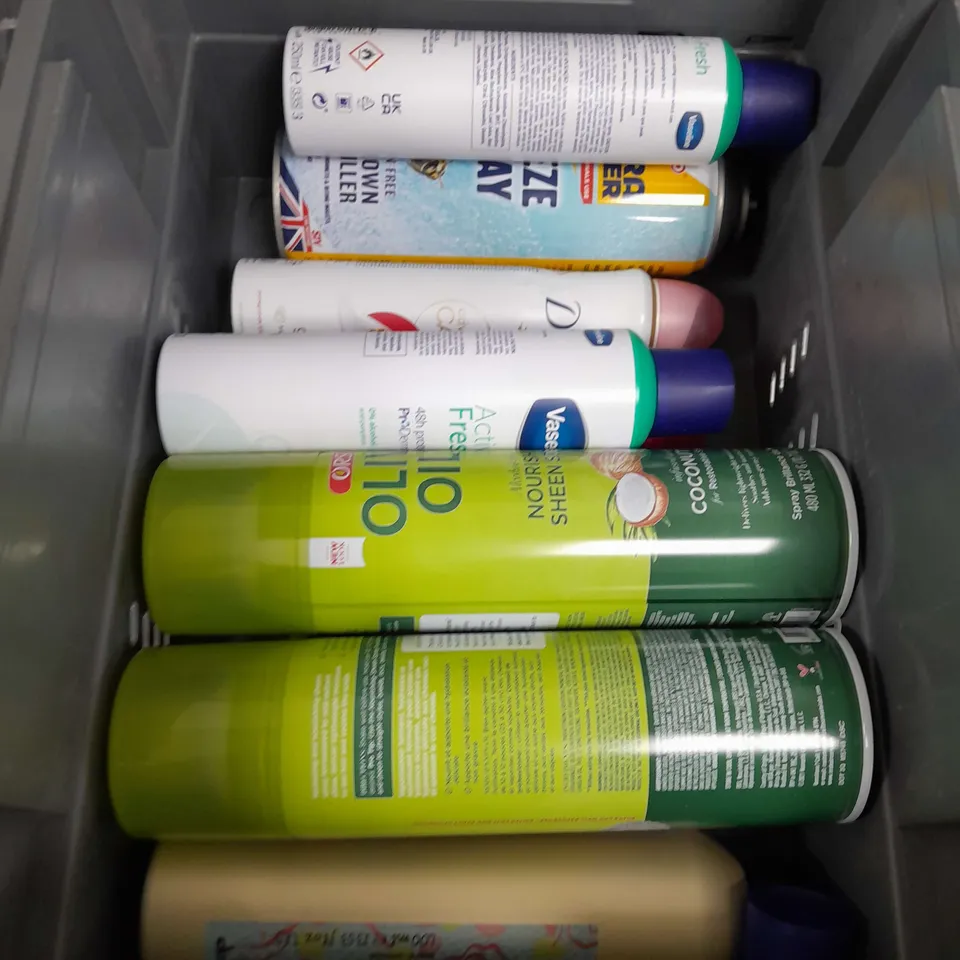 APPROXIMATELY 12 ASSORTED AEROSOLS TO INCLUDE AIR FRYER CLEANER , VASELINE BODY SPRAY , OLIVE OIL SHEEN SPRAY , ETC 