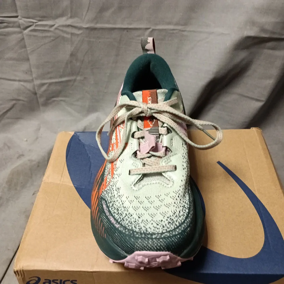 ASICS RUNNING SHOES – MINT GREEN WITH PINK OUTSOLE, WOMEN'S SIZE 3.5