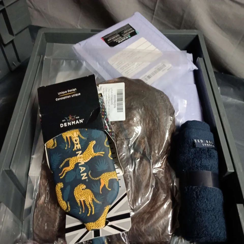 APPROXIMATELY 10 ASSORTED HEALTH AND BEAUTY ITEMS INCLUDING TED BAKER FLANNEL AND DENMAN HAIRBRUSH 