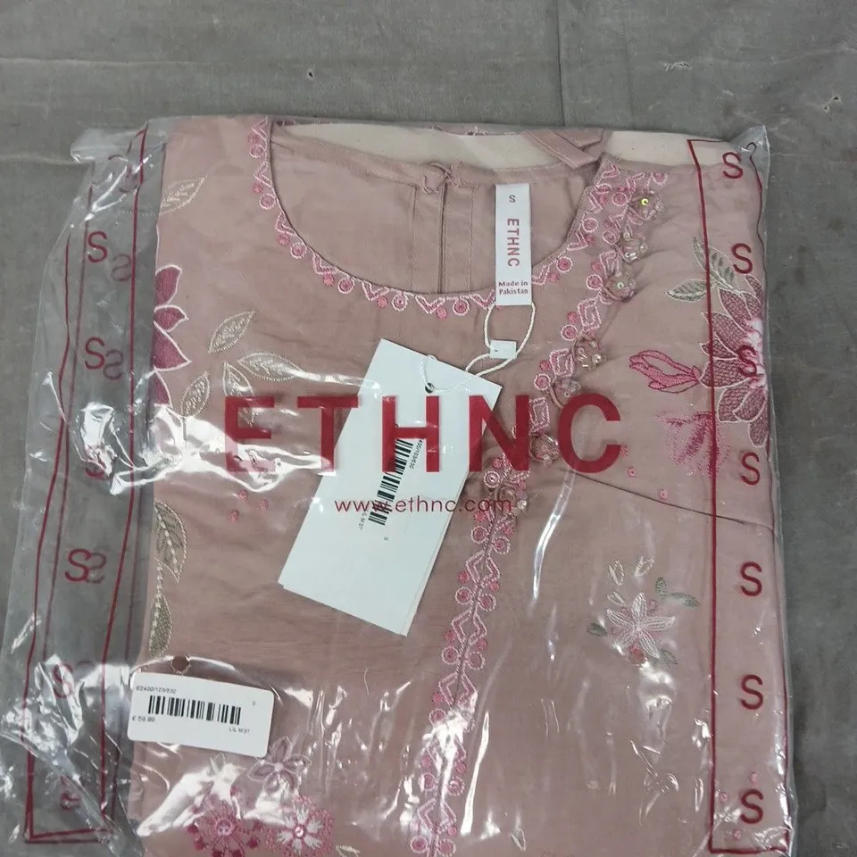 BAGGED ETHNC FLORAL EMBROIDED SUIT IN BROWN - SMALL