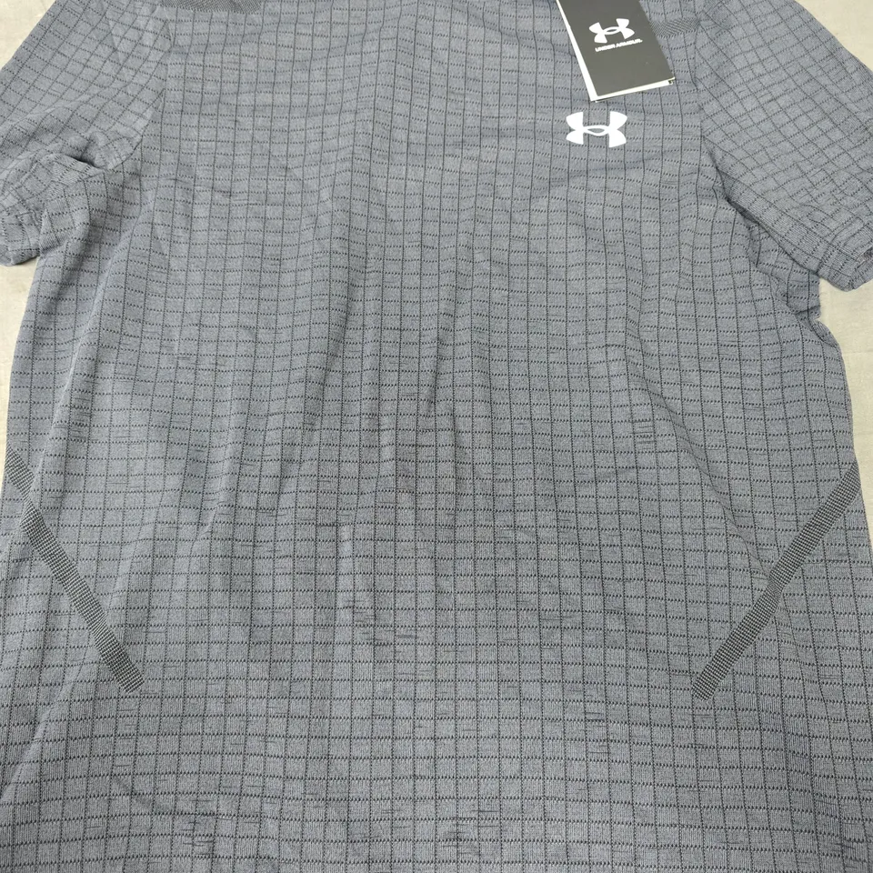 UNDER ARMOUR VANISH SEAMLESS GRID T-SHIRT IN GREY SIZE SMALL