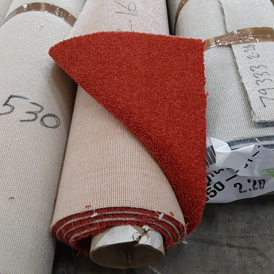 ROLL OF QUALITY DIMENSIONS DIM PLAINS CARPET // SIZE: APPROX. 4 X 2.16m