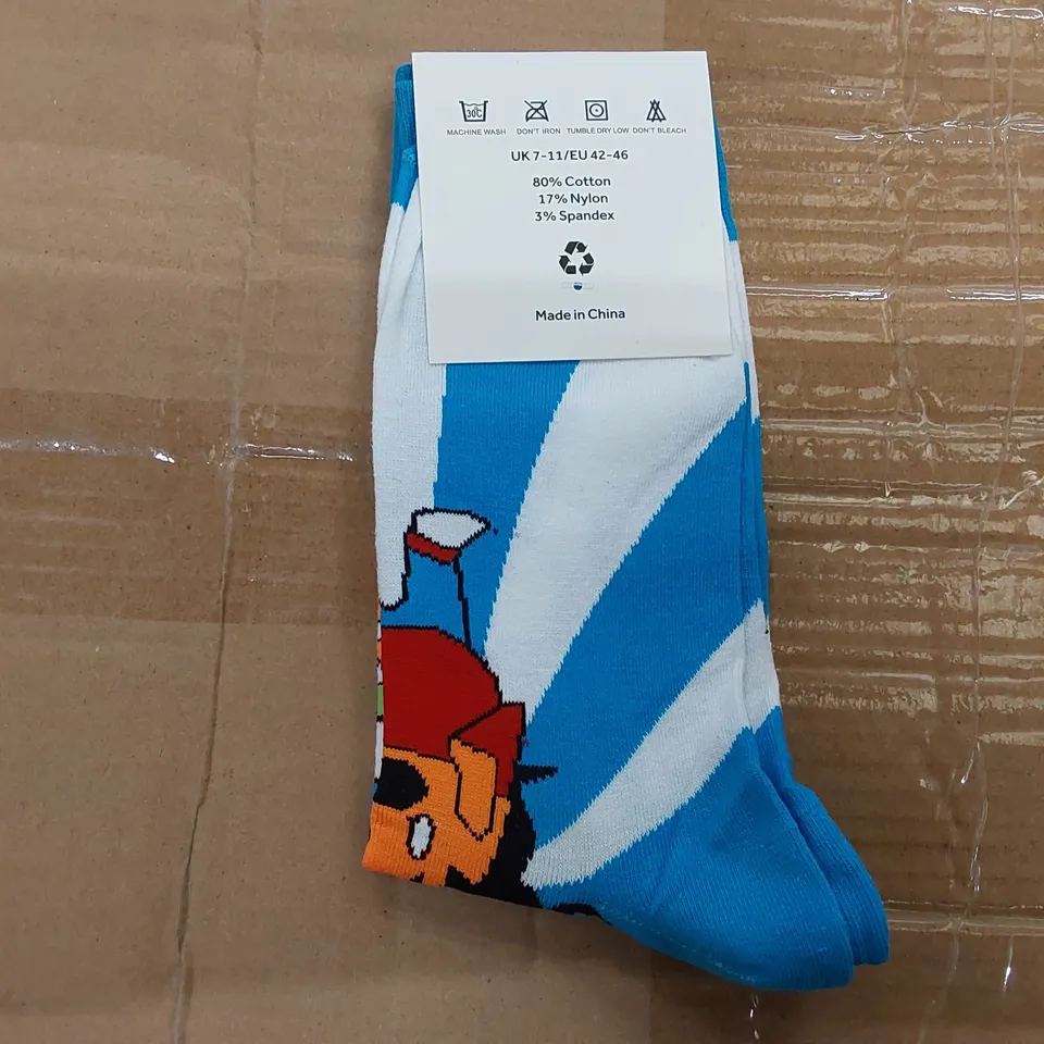 BOX OF APPROXIMATELY 360 PAIRS OF BRAND NEW BIER CO SOCKS (1 BOX)