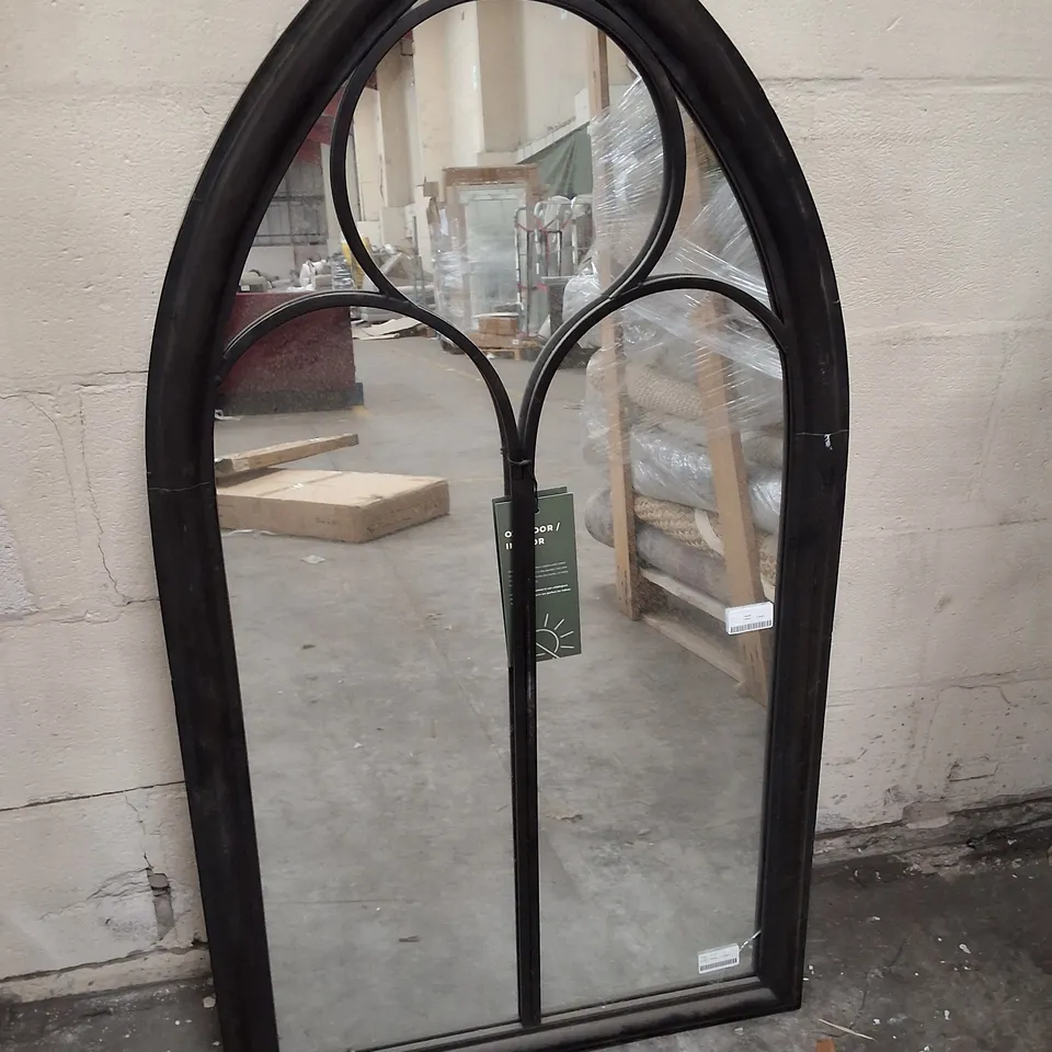 MONICA INDOOR/OUTDOOR MIRROR - NOIR 62×112×4CM