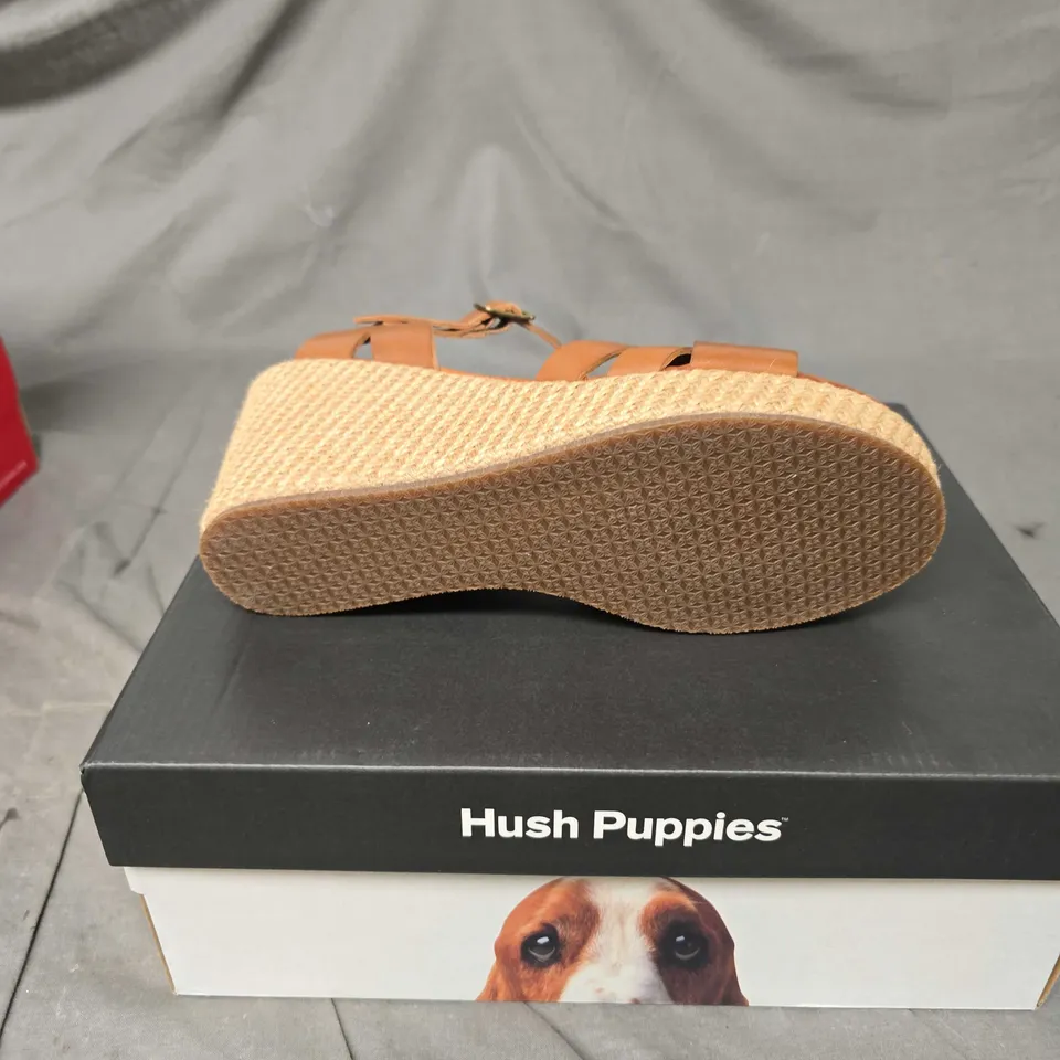 BOXED PAIR OF HUSH PUPPIES PHOEBE WEDGE SANDALS - 6