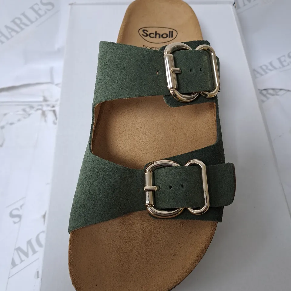 BOXED SCHOLL SANDLES IN GREEN SIZE 6