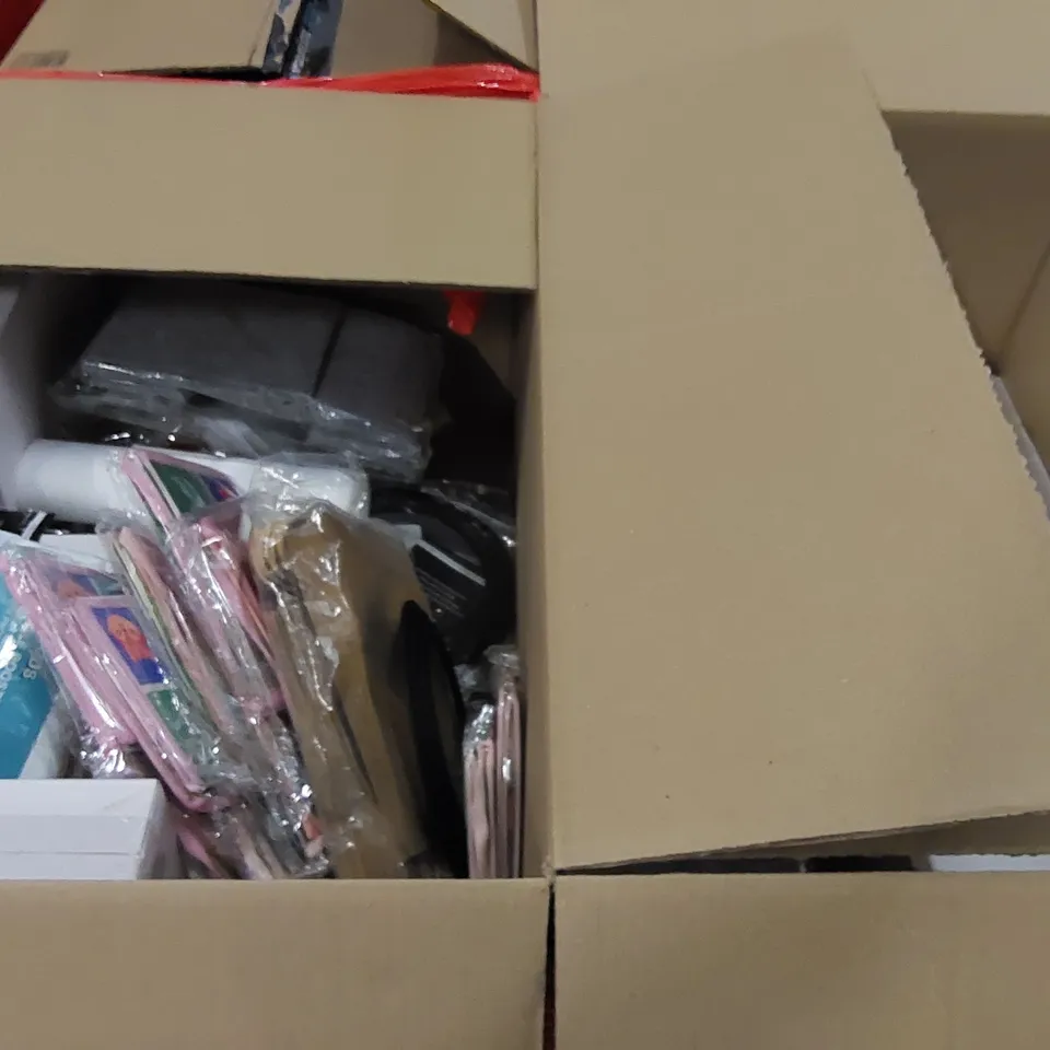 PALLET OF ASSORTED ITEMS INCLUDING: GLASS CANDLE HOLDERS, LIQUID TRANSFER PUMP, FOOTBALL GLOVES, DOG BOOSTER PADS, PAN LIDS, BAGS, CABINET HANDLES