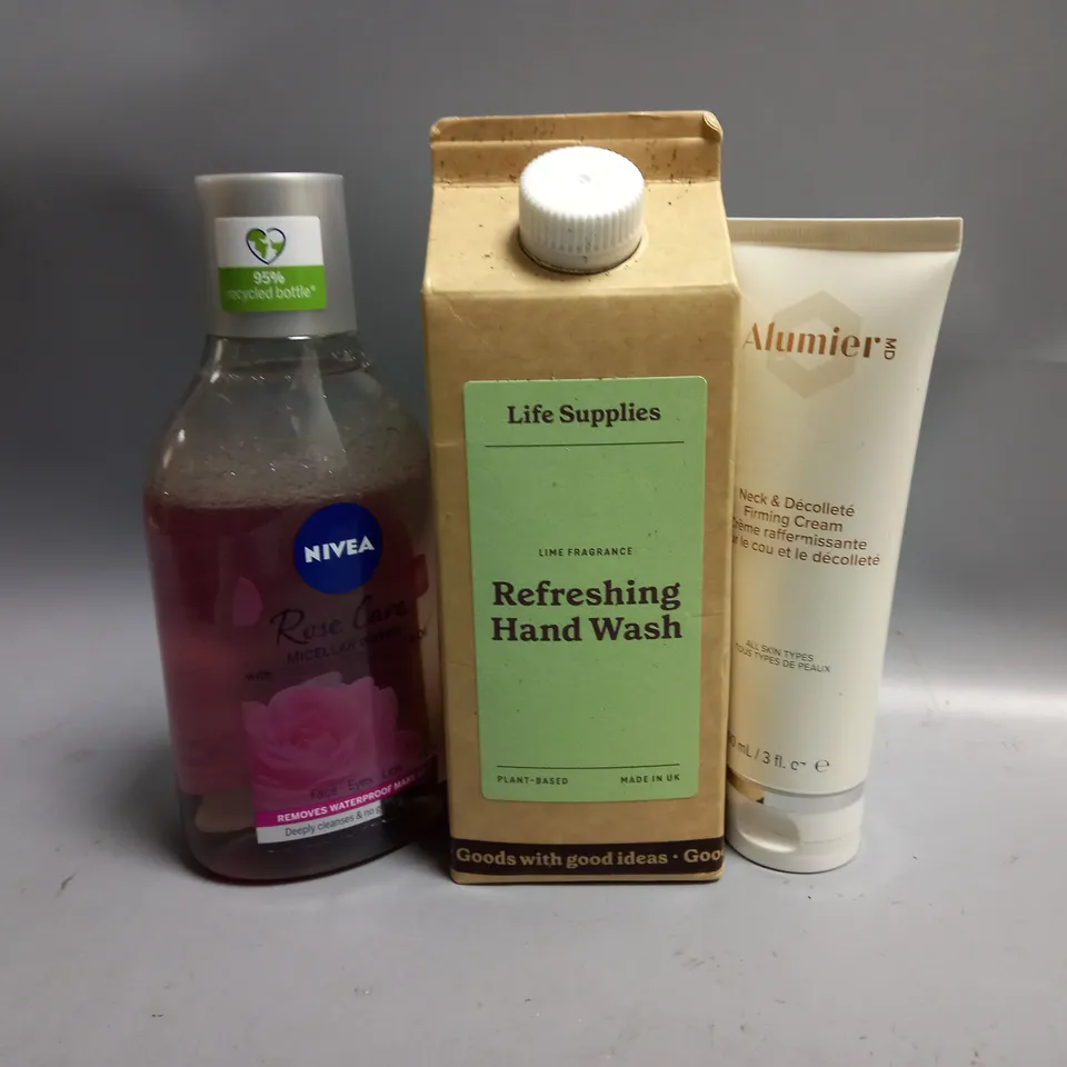 APPROXIMATELY 20 ASSORTED HEALTH AND BEAUTY PRODUCTS TO INCLUDE LIFE SUPPLIES REFRESHING HAND WASH, NIVEA ROSE CARE MICELLAR WATER, ALUMIER FIRMING CREAM