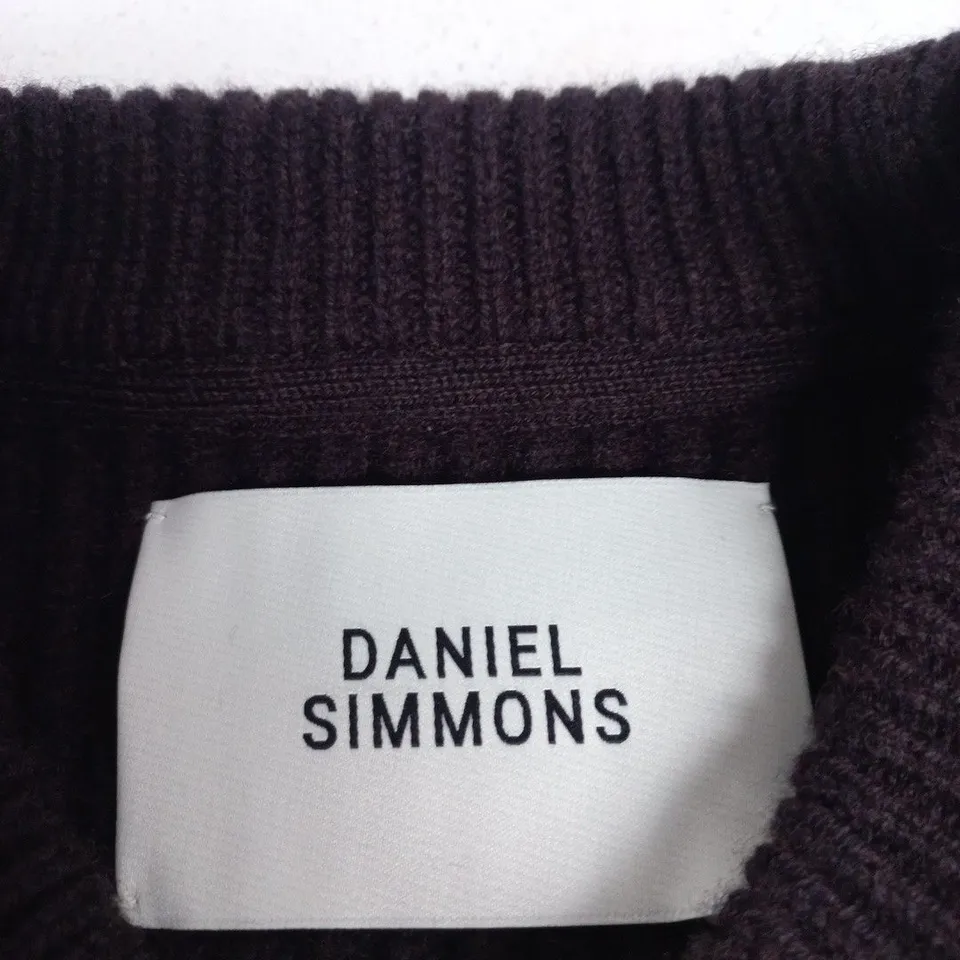 DANIEL SIMMONS MERINO KNIT SWEATER – MAHOGANY BROWN
