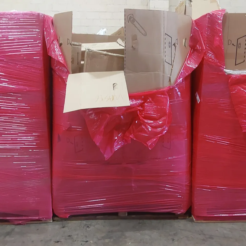 PALLET OF ASSORTED ITEMS INCLUDING: TELESCOPIC HEDGE SHEAR, FOLDING CART, FOLDING TOILET CHAIR, CALF RAISE BAR ECT