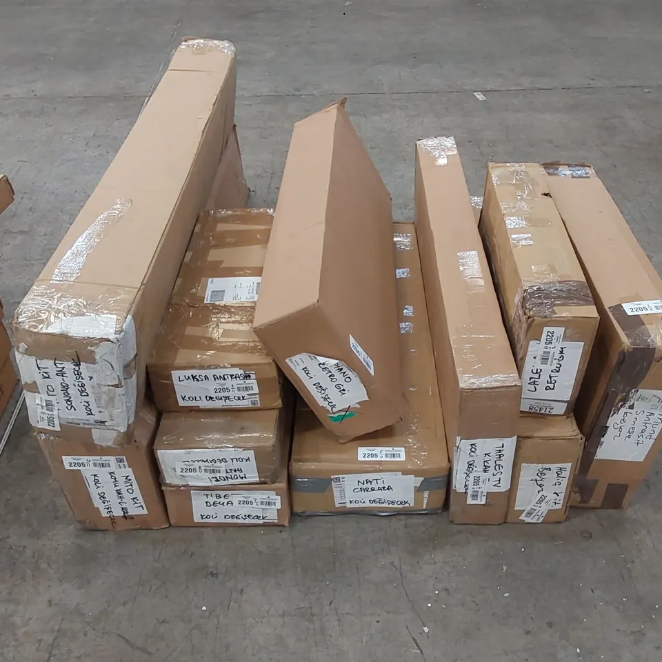 11 X BOXED ITEMS OF FLATPACK FURNITURE TO INCLUDE SHELF UNITS AND TV UNITS ETC 