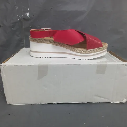 ADESSO CROSS WEDGE SANDALS RED SIZE 6