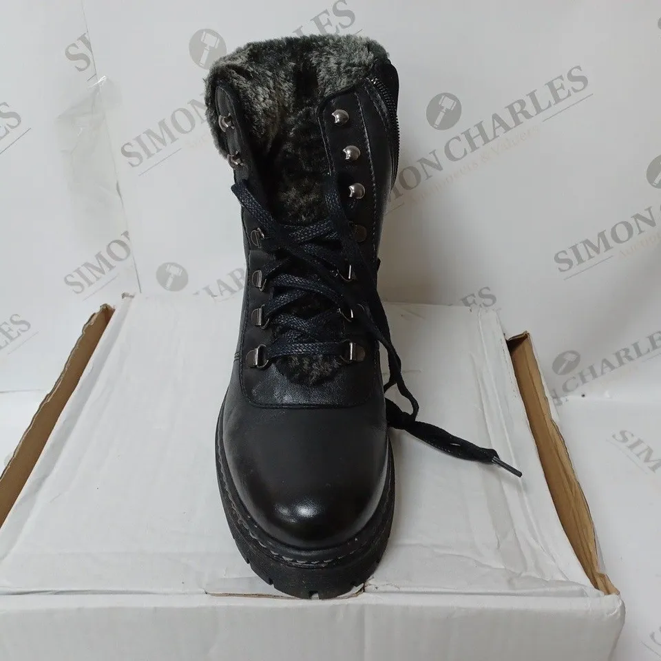 PAIR OF MODA IN PELLE CHARLOTTE LEATHER HIKING BOOTS BLACK, UK SIZE 6