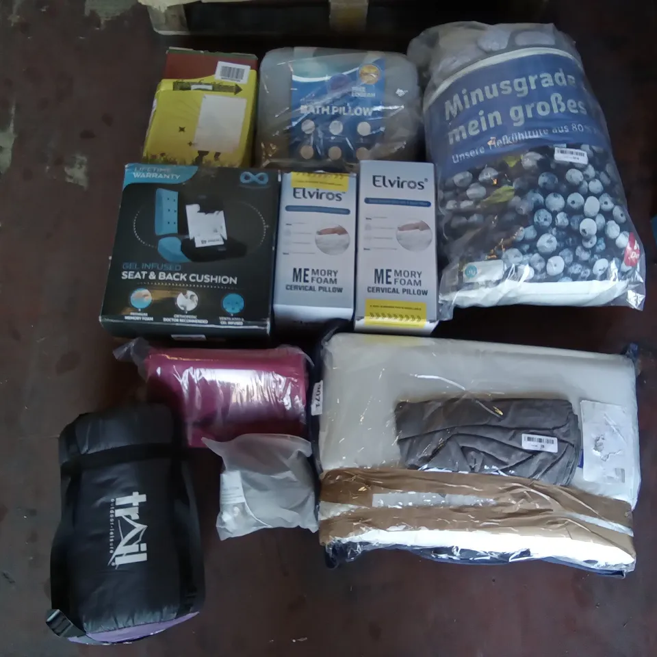 PALLET OF ASSORTED ITEMS INCLUDING ELVIROS MEMORY FOAM CERVICAL PILLOW, GEL INFUSED SEAT & BACK CUSHION, ULTRA PLUSH BATH PILLOW, GARDEN HOSE, -SHAPED TRAVEL NECK PILLOW, TRAIL ALPINE 250 SLEEPING BAG