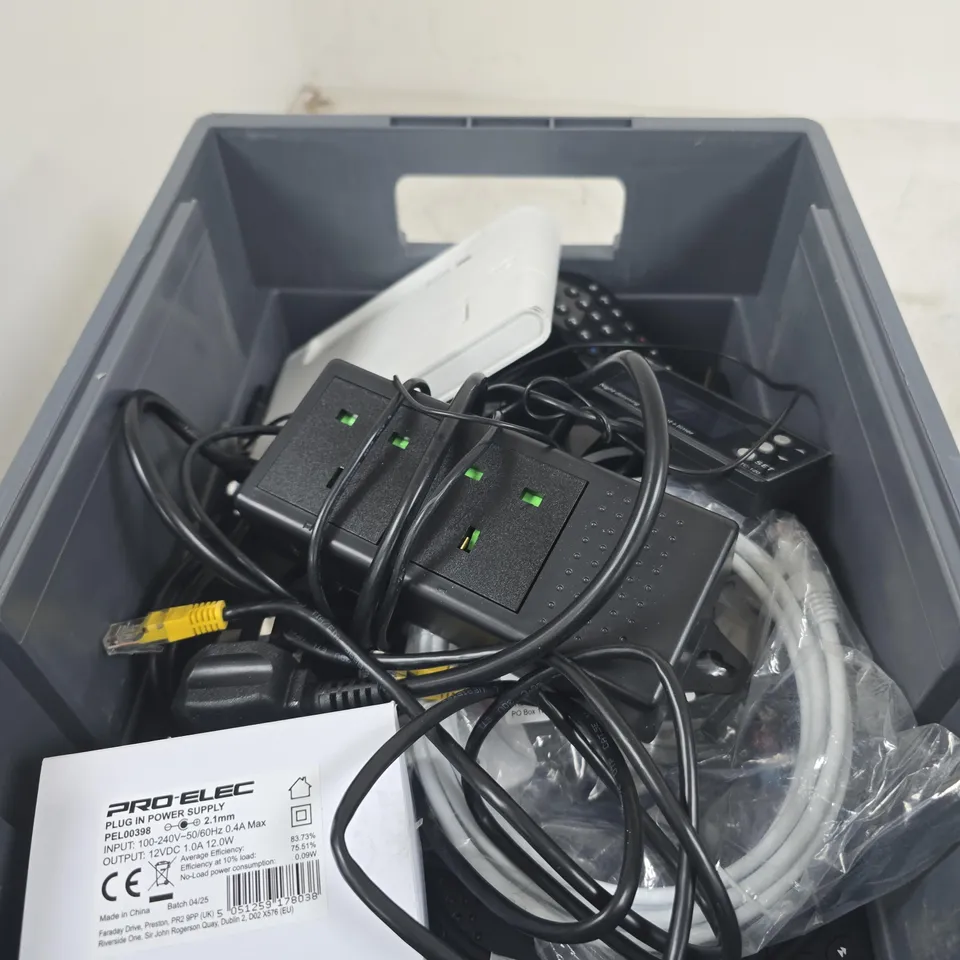 APPROXIMATELY 10 ASSORTED ELECTRICAL ITEMS INCLUDING HDTV CABLE AND SKY REMOTE