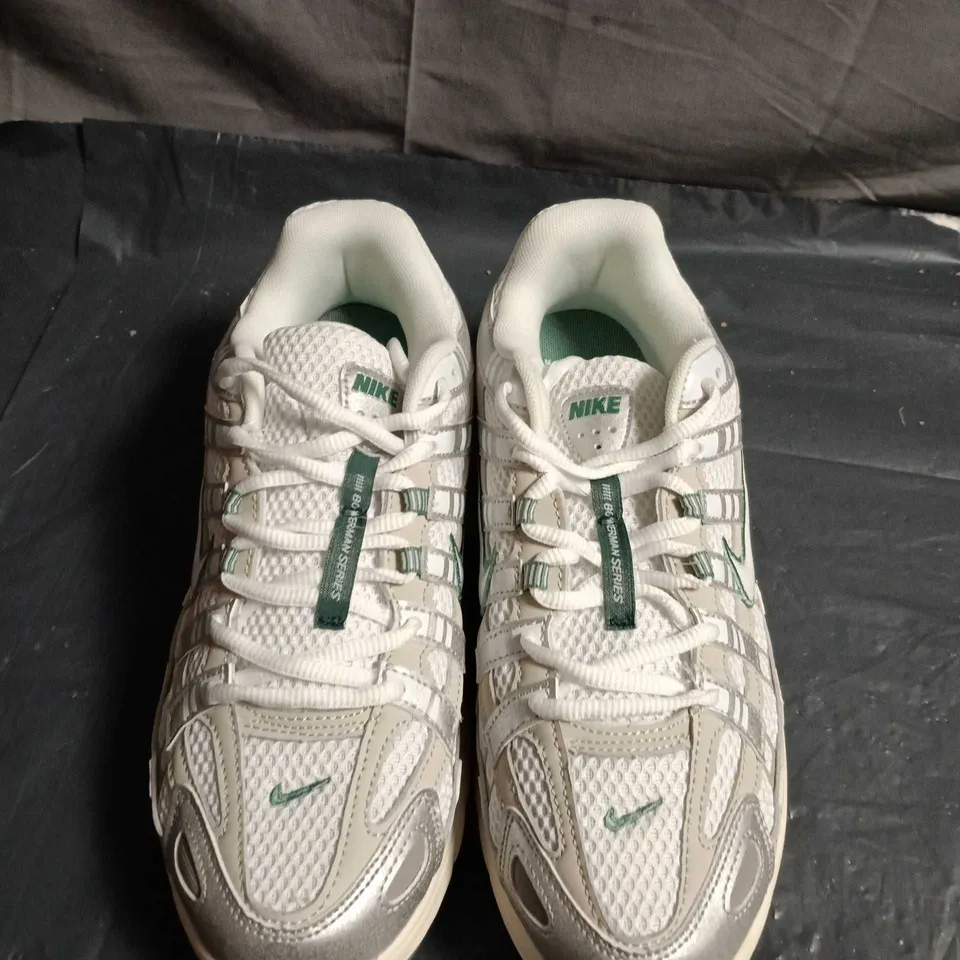 PAIR OF NIKE P6000 TRAINERS - UK SIZE 9I