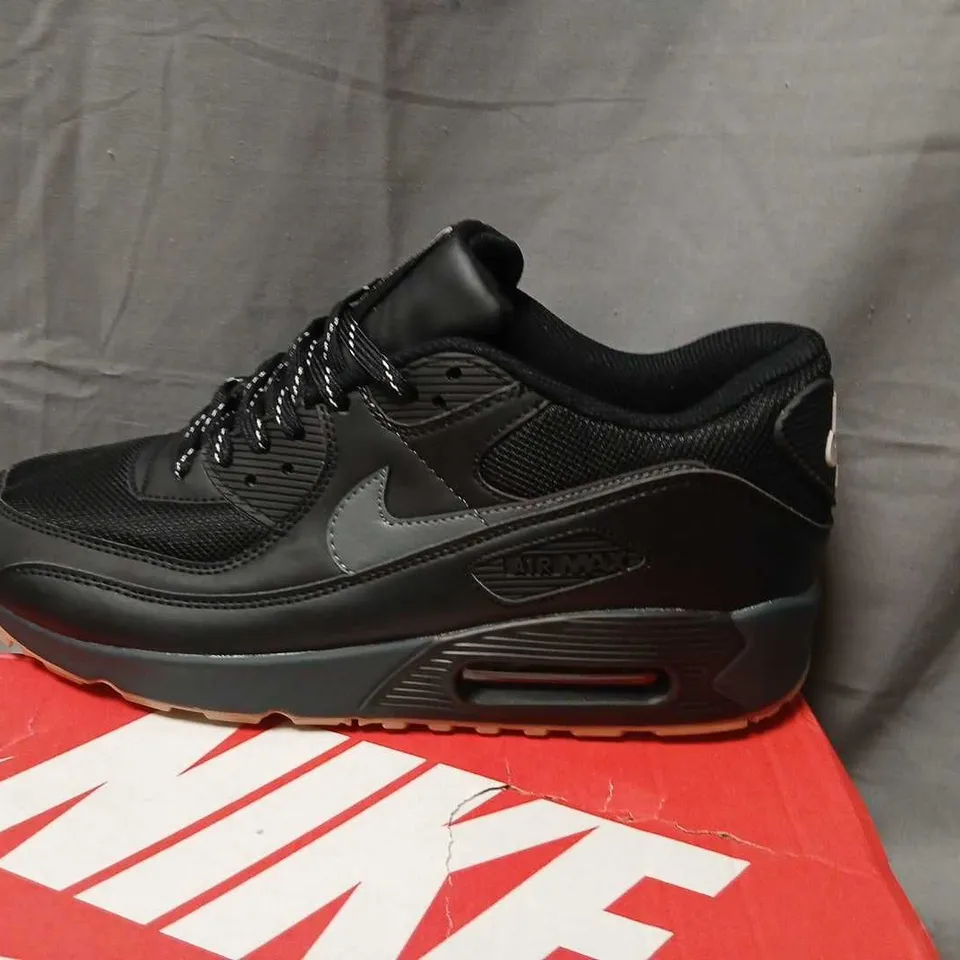 NIKE AIR MAX 90 TRAINERS – BLACK/BLACK, UK 10 (US 11, EUR 44)