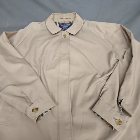 BURBERRY ZIP AND BUTTON JACKET SIZE UNSPECIFIED