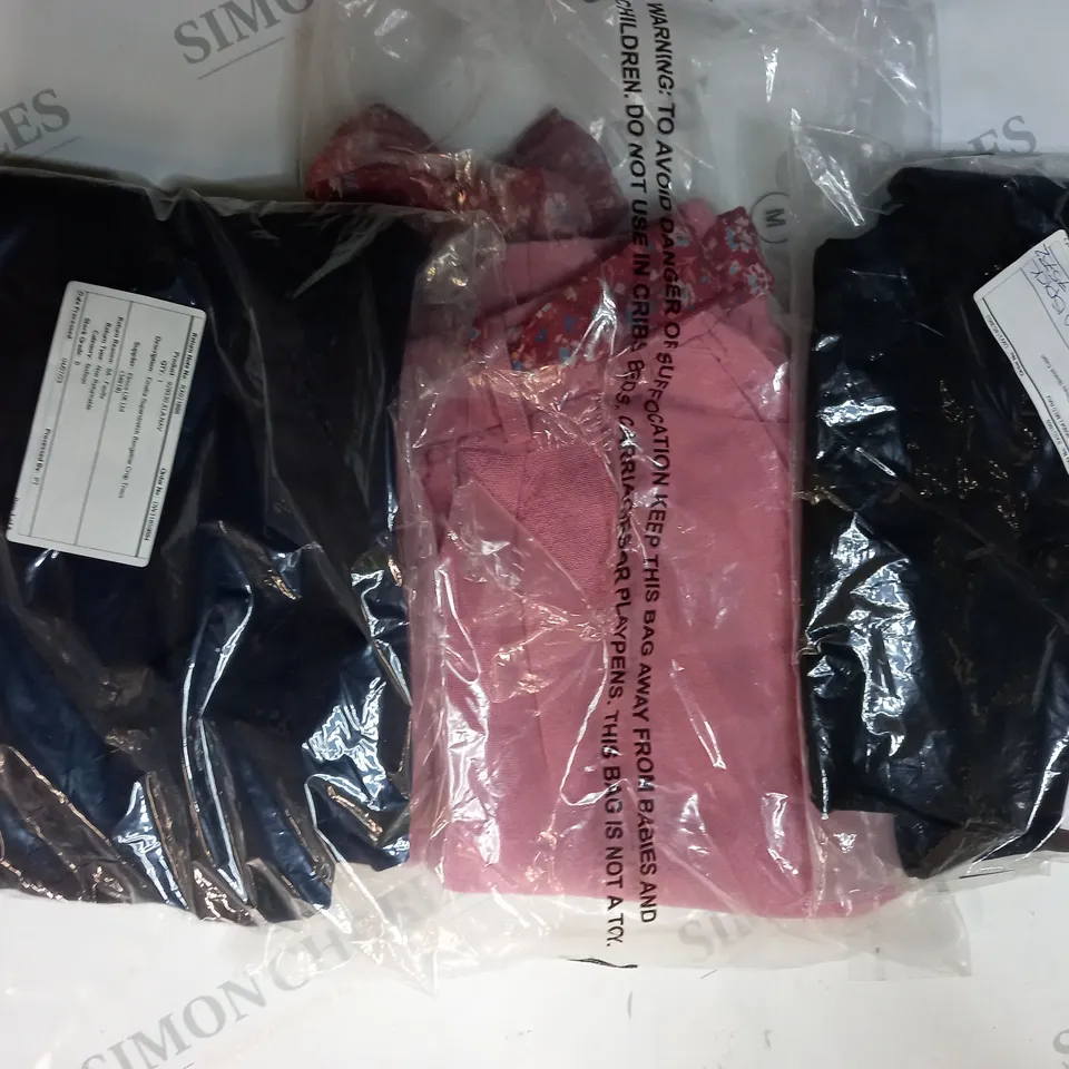 APPROXIMATELY 5 ASSORTED CLOTHING ITEMS IN VARIOUS STYLES AND SIZES