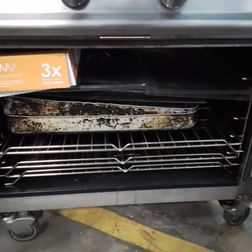 FALCON DOMINATOR PLUS SOLID TOP OVEN RANGE NATURAL GAS G3107