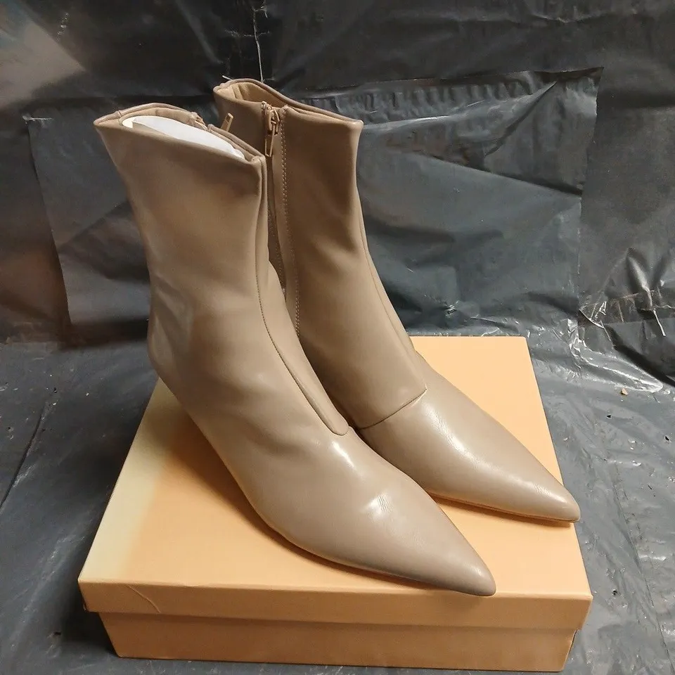SIMMI LONDON TAUPE LEATHER ANKLE BOOT – WOMEN'S, ZIP FASTENING, POINTED TOE SIZE 6
