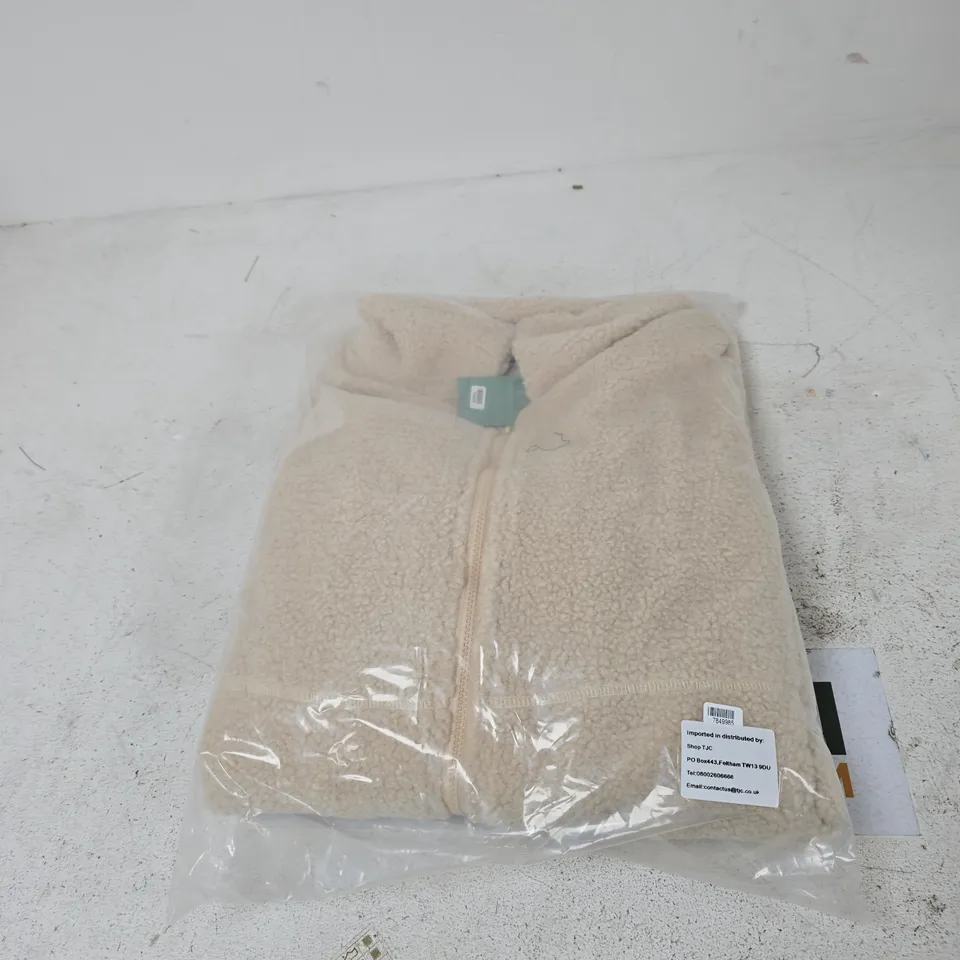 BOX OF APPROXIMATELY 15 ASSORTED ITEMS TO INCLUDE: LA MAREY CREAM PLUSH JACKET