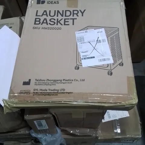 BOXED LAUNDRY BASKET 