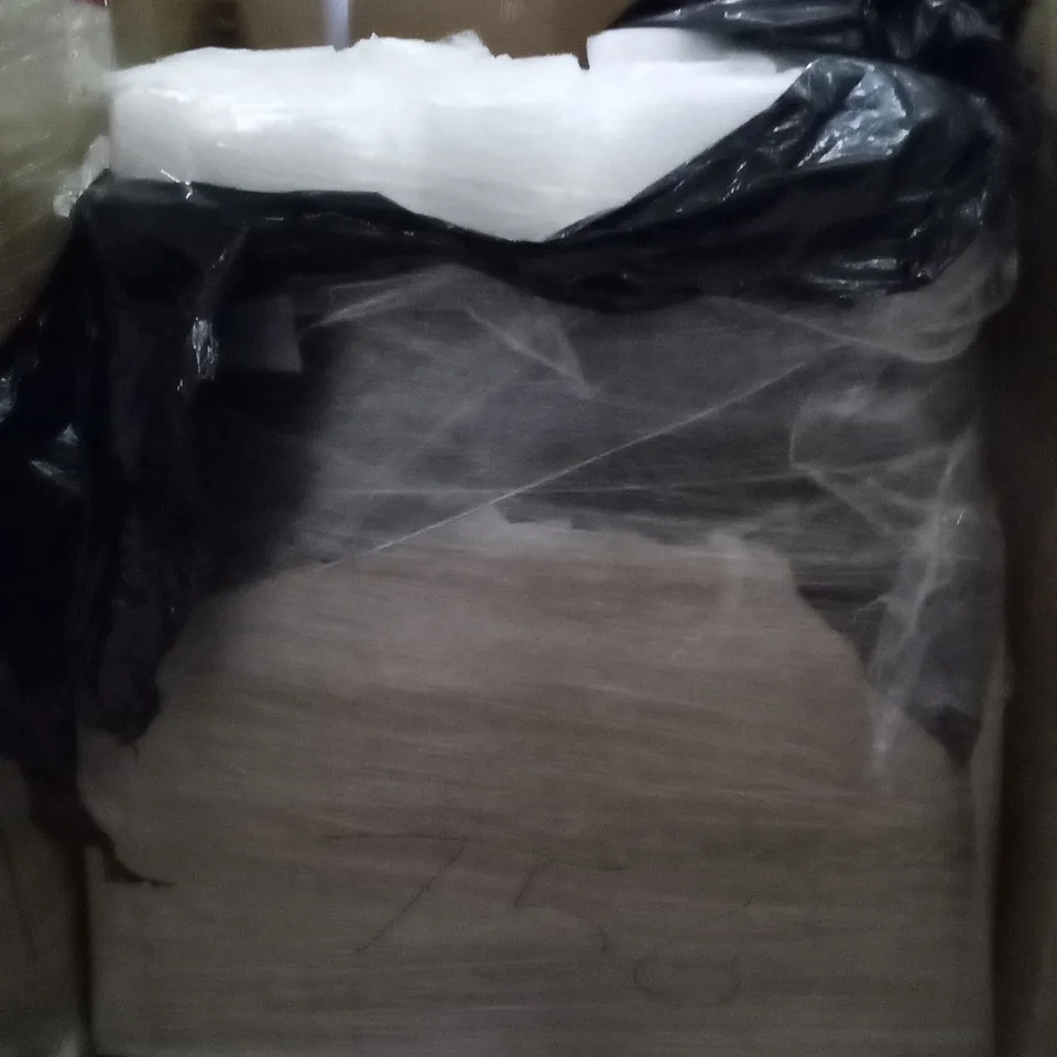 PALLET OF APPROXIMATELY 80 300M ROLLS OF BUBBLÉ WRAP