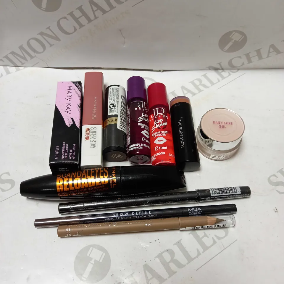 LOT OF APPROX 10 ASSORTED MAKEUP PRODUCTS TO INCLUDE MASCARA, BROW PENCIL, LIP GLOSS, ETC