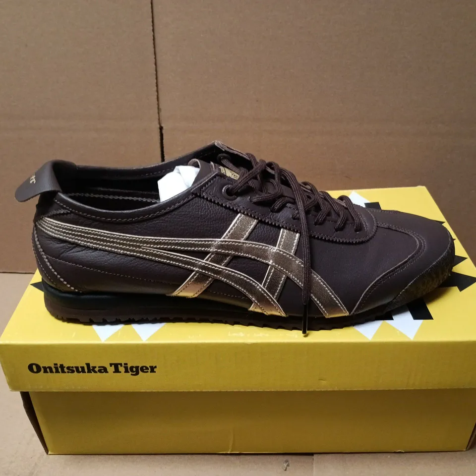 BOXED PAIR OF ONITSUKA TIGER MEXICO 66 SD TRAINERS IN LICORICE BROWN/CHAMPAGNE - UK 6.5