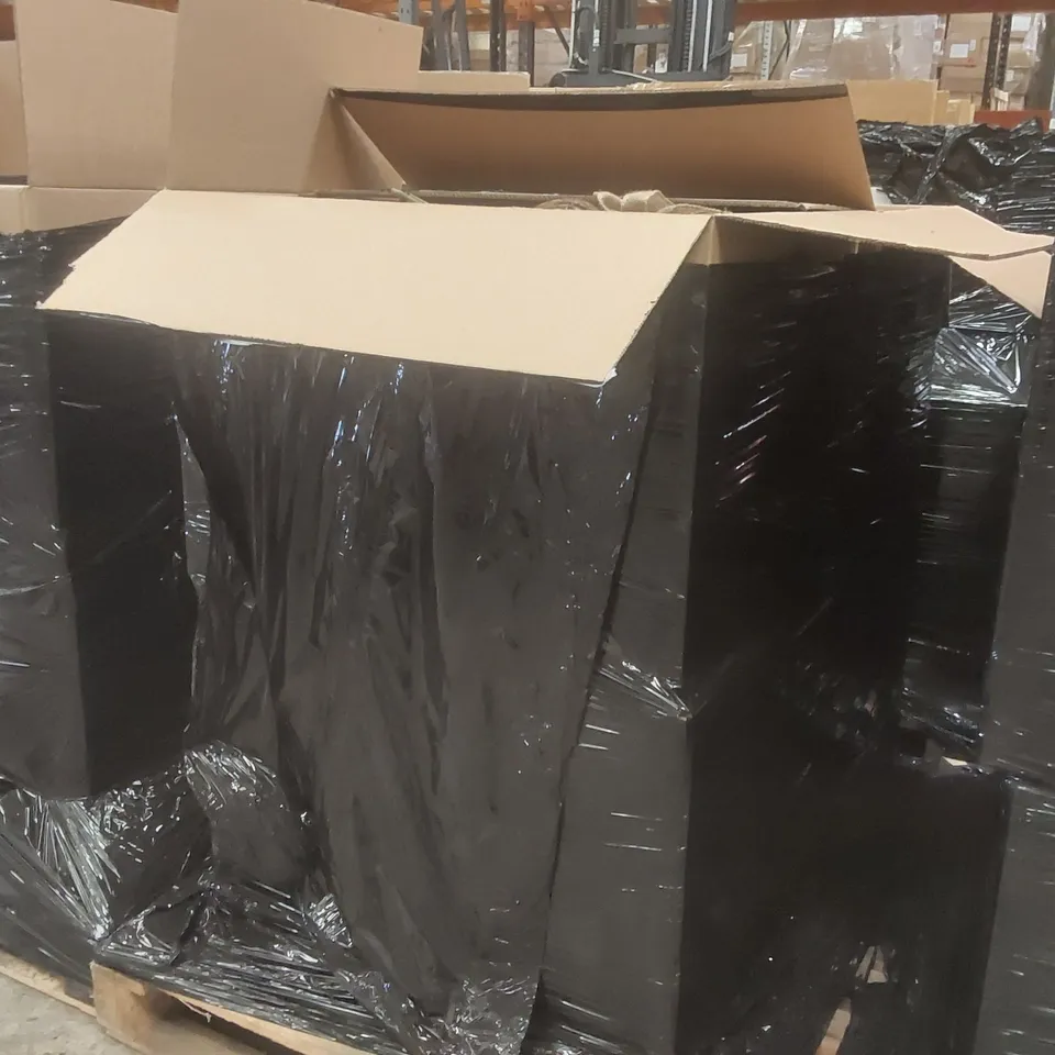 PALLET CONTAINING A VERY LARGE QUANTITY OF ASSORTED EASTER PRODUCTS