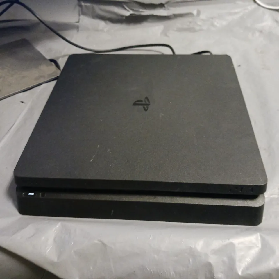 SONY PLAYSTATION 4 CONSOLE