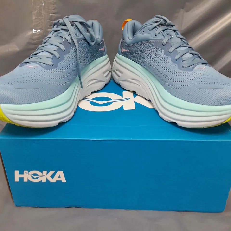 BOXED PAIR OF HOKA BONDI 8 WOMEN'S RUNNING SHOES IN BLUE/PINK/MULTI UK SIZE 9