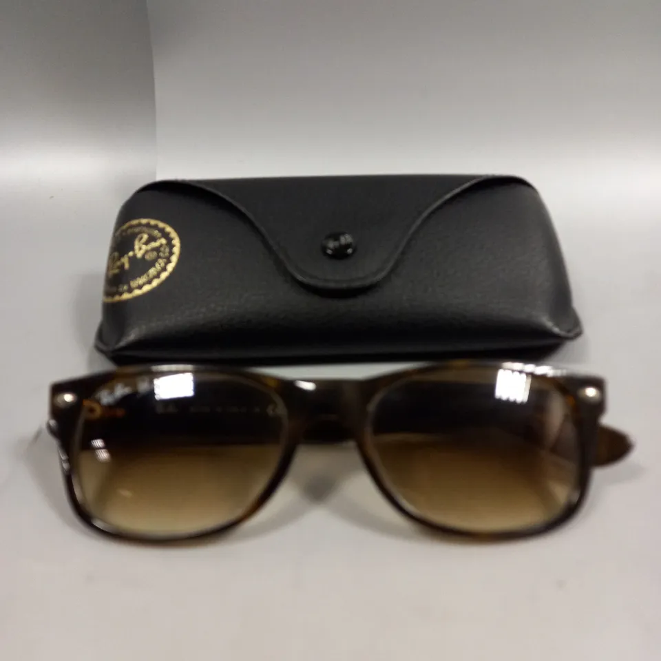 RAY-BAN RB2132 NEW WAYFARER TORTOISE