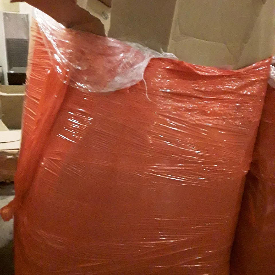 PALLET OF ASSORTED PRODUCTS INCLUDING TOILET SEAT, PILLOWS, MULTI-PURPOSE ELECTRIC BAKING TRAY, DANCE MAT, RHINOSPORT PULL UP BAR