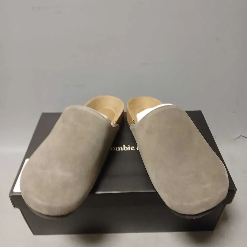 BOXED PAIR OF ABERCROMBIE & FITCH SLIP ON SHOES - 8