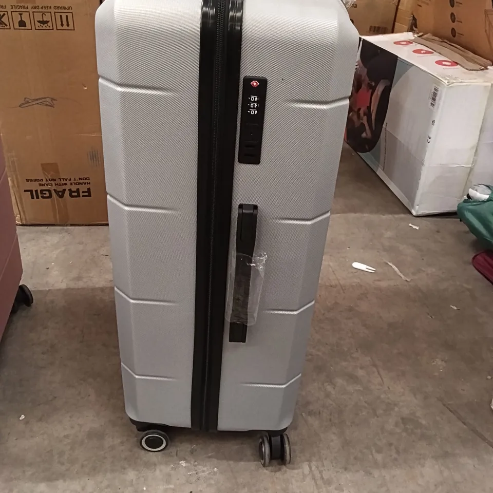 UNBOXED TRAVEL LUGGAGE LIGHT GREY COLOUR BIG SIZE WITH LOCK NUMBERS AND WHEELS