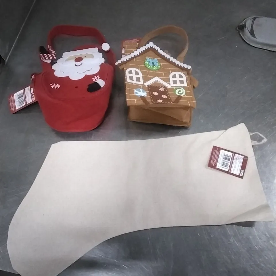 PALLET OF MIXED CHRISTMAS STOCK