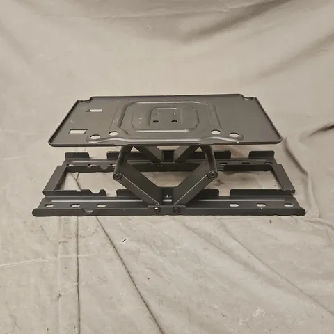 TV WALL MOUNT IN BLACK