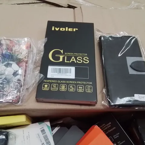 PALLET CONTAINING A LARGE QUANTITY OF PHONE CASES,SCREEN PROTECTORS 