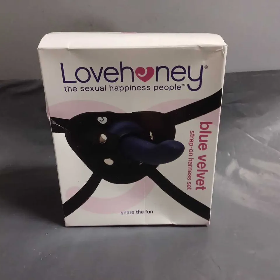 LOVEHONEY BLUE VELVET STRAP-ON HARNESS SET