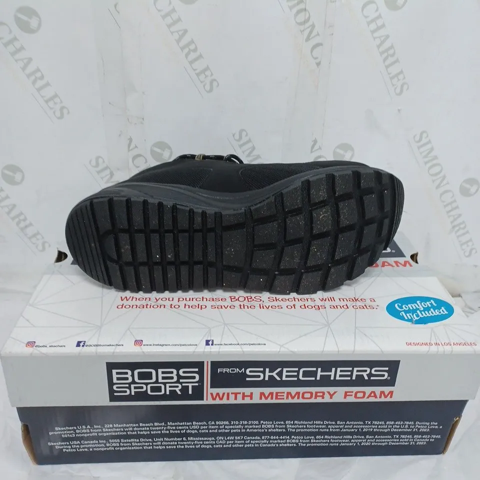 BOXED BOB'S SPORT SPARROW 2.0 FROM SKECHERS LADIES BLACK TRAINERS SIZE 10 WITH MEMORY FOAM