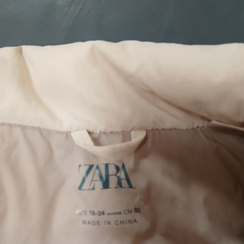 ZARA KIDS BEIGE PUFFER VEST – SIZE 16–24 MONTHS
