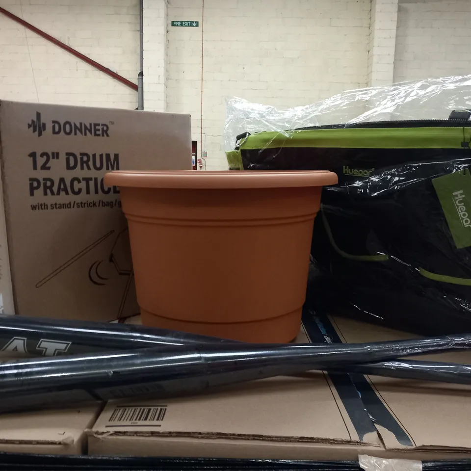 PALLET OF ASSORTED PRODUCTS TO INCLUDE; 