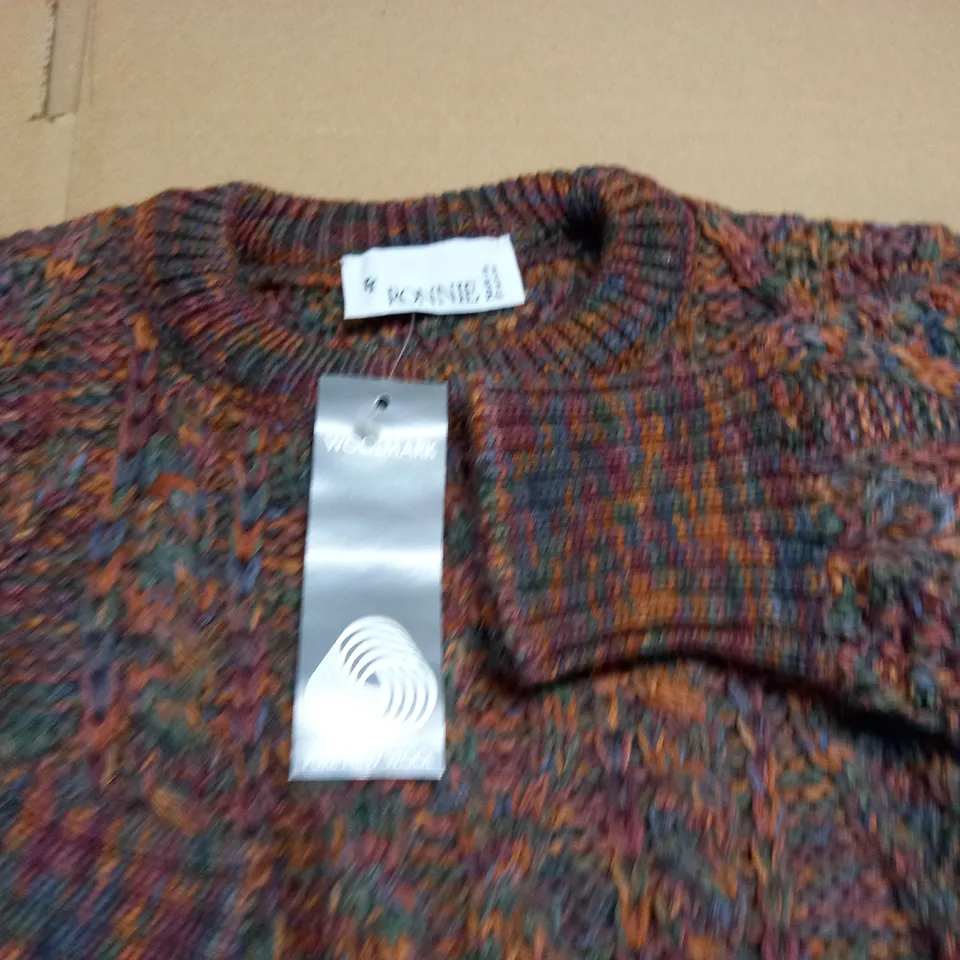 LOT OF APPROXIMATELY 12 PURE NEW WOOL JUMPERS - SIZE UNSPECIFIED