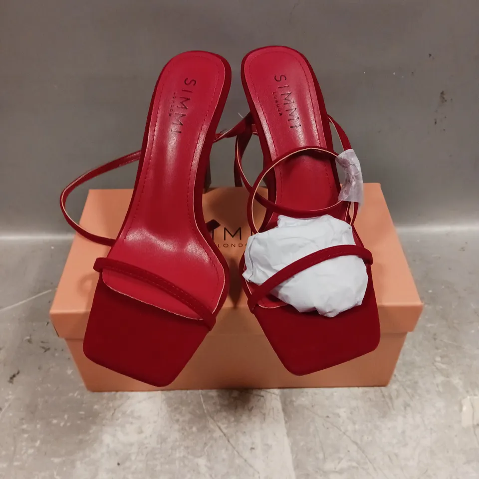 BOXED PAIR OF SIMMI WIDE FIT OPEN TOE SHOES IN RED - 6