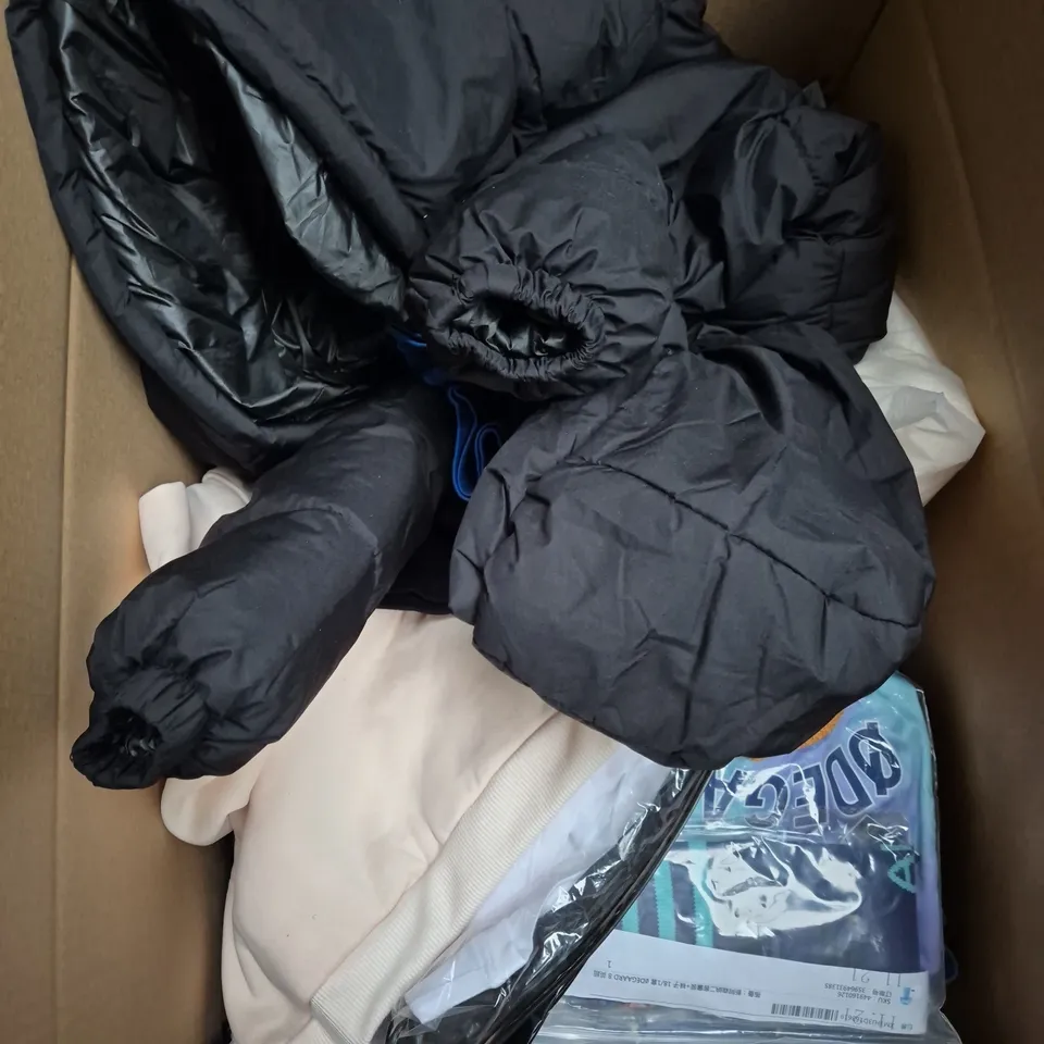 BOX OF APPROXIMATELY 30 ASSORTED KIDS CLOTHING ITEMS TO INCUDE - TROUSERS, ONESIE, JACKET, ETC