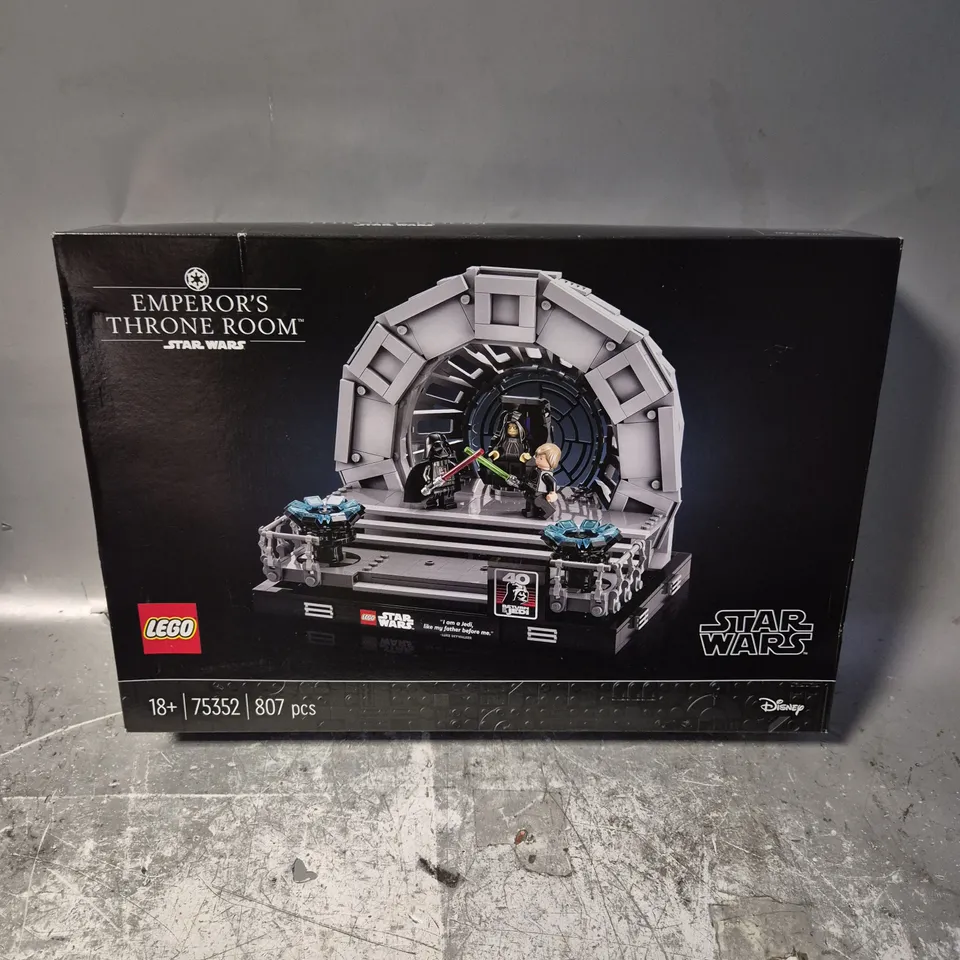 BOXED LEGO STAR WARS EMPEROR'S THRONE ROOM - 75352 
