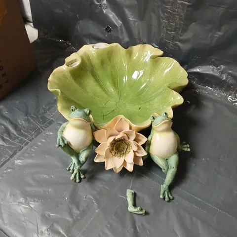 CERAMIC GARDEN ORNAMENT: TWO FROGS WITH LOTUS LEAF