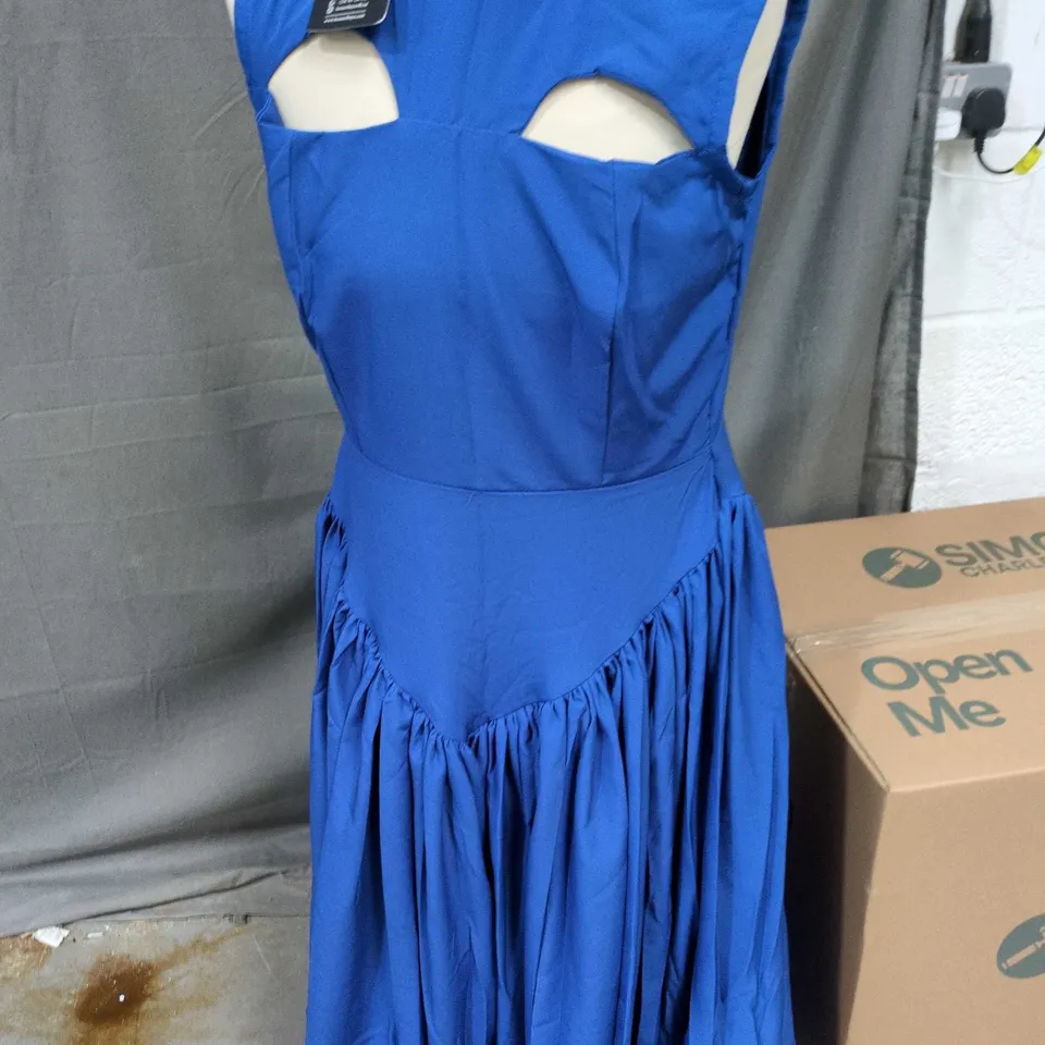 LOT OF WOMEN'S DRESSES AND GARMENTS: BLUE CUTOUT DRESS (NAYA), TEAL FLORAL MAXI, GREEN FLORAL MAXI,APPROIMATLEY 20 PIECES